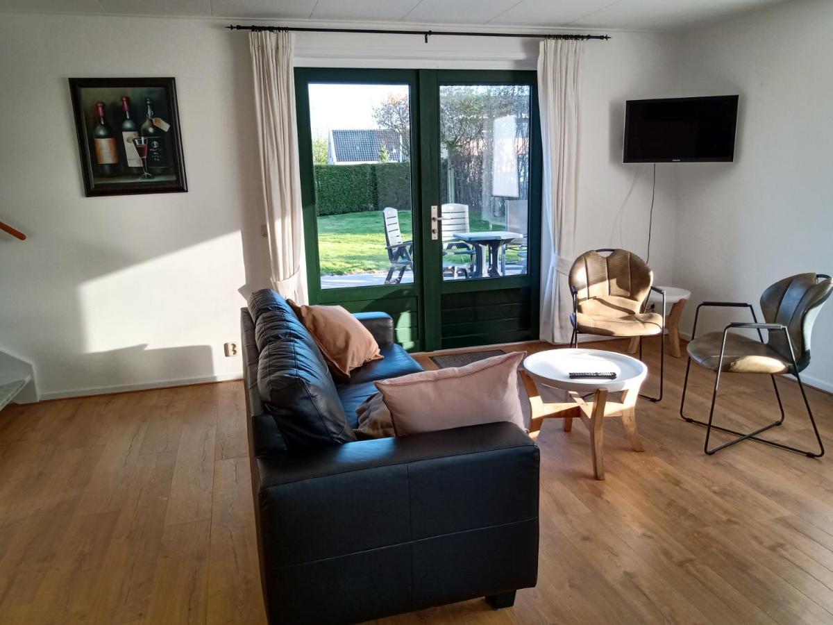 Wellnesshuis Met Hottub, Ligbad En Grote Tuin Villa Tzummarum Luaran gambar