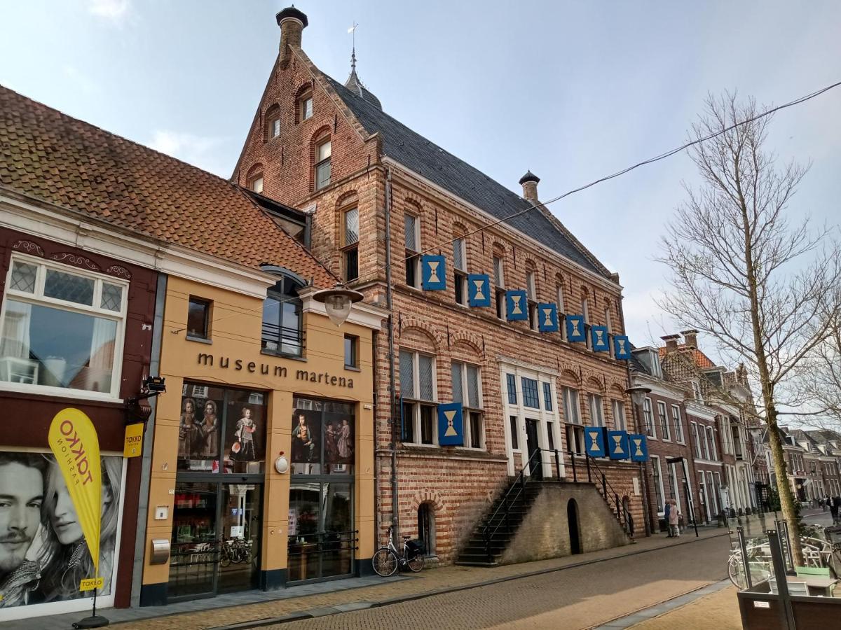 Wellnesshuis Met Hottub, Ligbad En Grote Tuin Villa Tzummarum Luaran gambar