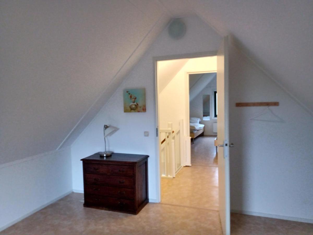 Wellnesshuis Met Hottub, Ligbad En Grote Tuin Villa Tzummarum Luaran gambar